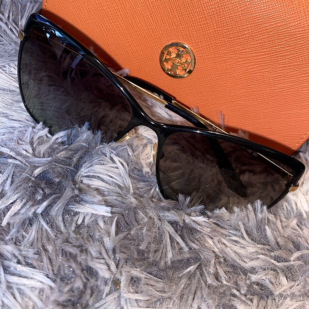 TORY BURCH cat eye sunglasses